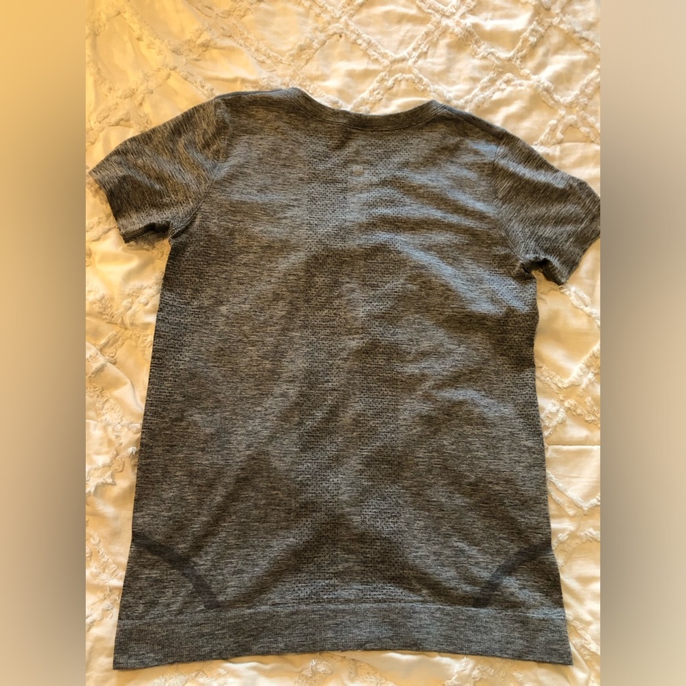 Lululemon Grey Swiftly, Size 6 - Picture 4 of 4
